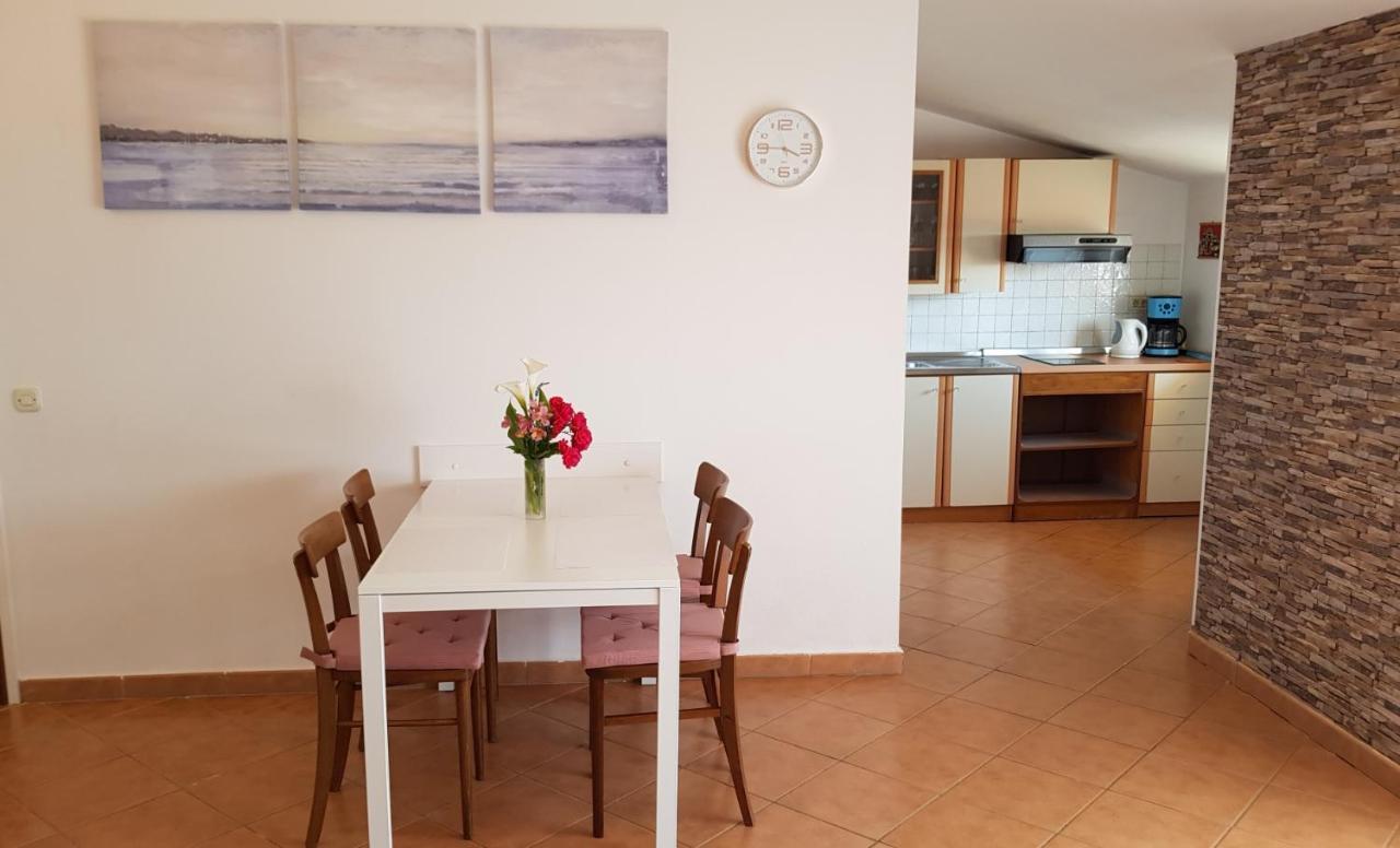 Apartments Lori Пореч Екстериор снимка