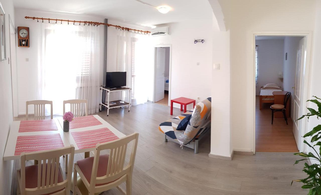 Apartments Lori Пореч Екстериор снимка