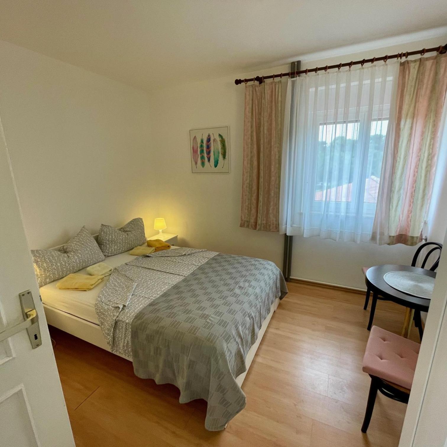 Apartments Lori Пореч Екстериор снимка