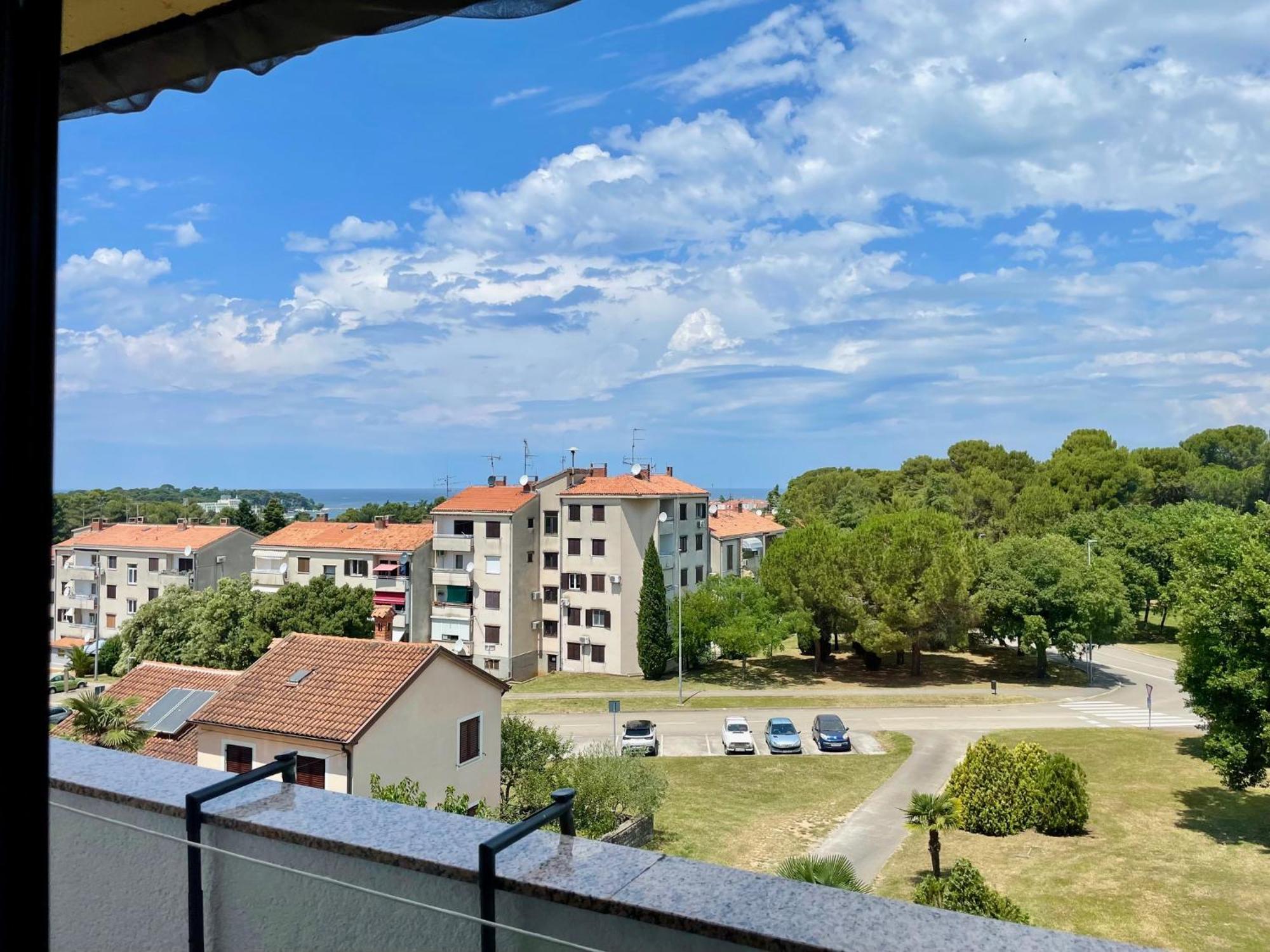 Apartments Lori Пореч Екстериор снимка