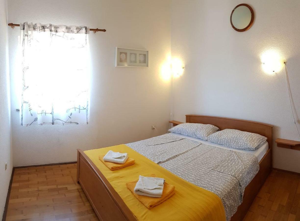 Apartments Lori Пореч Екстериор снимка