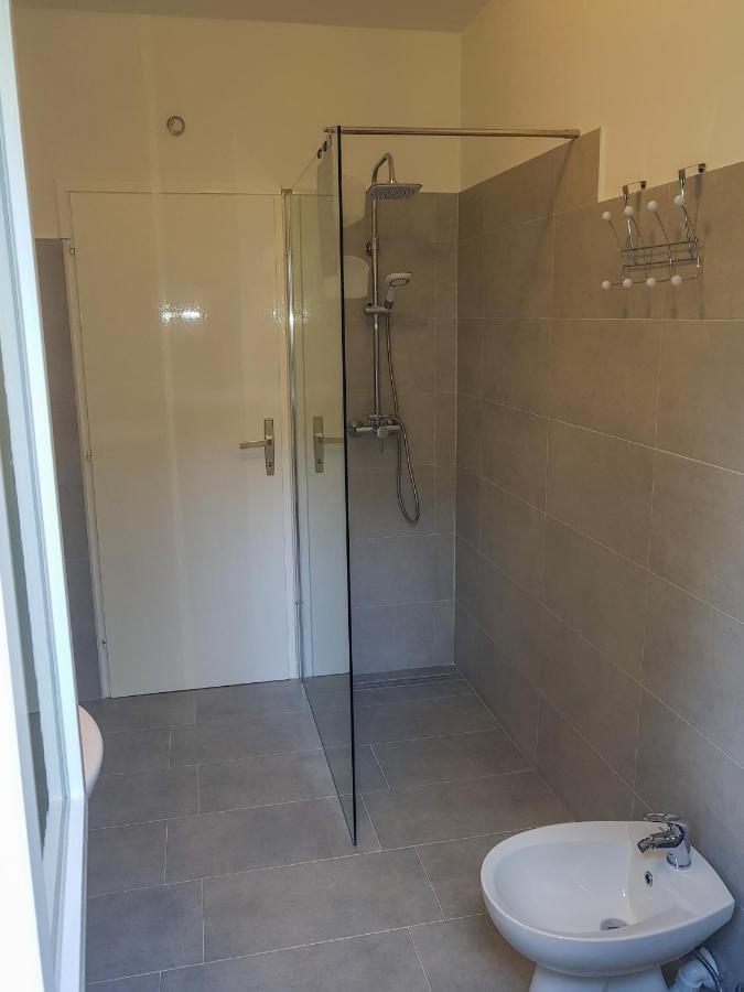 Apartments Lori Пореч Екстериор снимка